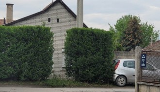 Nedostatak saobraćajnih znakova - vožnja jednosmernom (Ulica Jovana Cvijića)