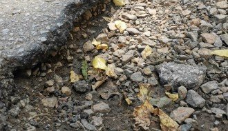 Udarne rupe u ulici Nikole Kujundžića