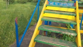 Zapušteno i neopremljeno igralište u Malom Bajmoku