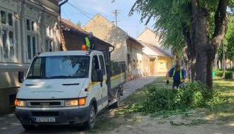 Biciklističke staze i neorezano granje