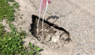 Rupa na putu koja se sve više širi