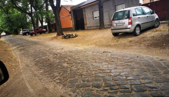 Rupa posle kopanja novih instalacija (ulica Bartola Kašića)