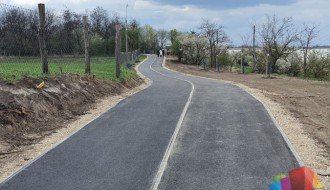 Motociklisti na novoj pešačkoj stazi na Paliću