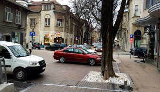 Bahato parkiranje po (centru) grada