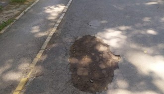 Oštećenja trotoara u Ulici braće Radić (nedaleko od Denis picerije)