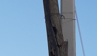 Slomljene bandere u ulici Albe Vidakovića