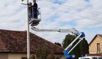 Slomljene bandere u ulici Albe Vidakovića