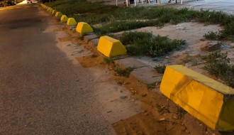 Žuti ivičnjaci (ruglo) u centru grada i na Prozivci