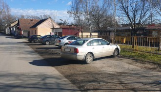 Bahato parkiranje kod kvantaške pijace