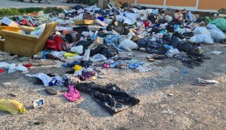 Divlja deponija kod stadiona Bačke, počeli da bacaju iznutrice