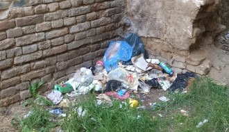 Neodržavanje javne površine (Trg Jakaba i Komora 35)