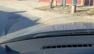 Oštećenje puta na početku ulice Bore Stankovića kod broja 35