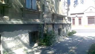 Zapuštena stara lepotica (ugao Braće Radić i Maksima Gorkog)