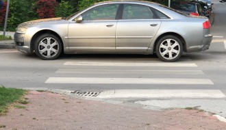 Automobil 3 dana na pešačkom