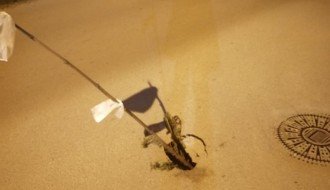 Udarna rupa na uglu Stevana Filipovića i Petra Svačića. 