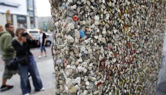 Turistička atrakcija - zid sa žvakama