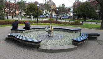 Korov oko fontane "3 ćupa"