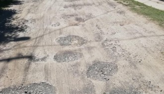 Mnogo udarnih rupa, otežana vožnja (Željezničko naselje)