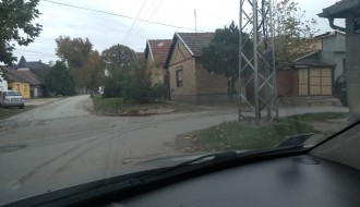 Problem sa nepreglednim raskrsnicama (Miloša Obilića - Vatroslava Lisinskog - Bore Stankovića)