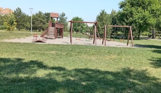 Dečje igralište na Prozivci bez hladovine