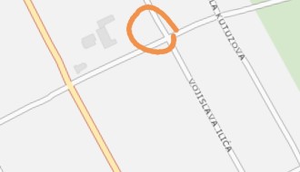 Zakorovljena zelena površina u ulici Aksentija Marodića