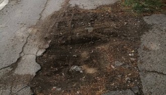 Ogromna rupa na biciklističkoj stazi (kod  kapije zatvora)