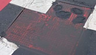 "Utonula" šahta kod pešačkog prelaza na uglu Štrosmajerove i Maksima Gorkog