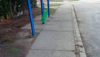 Smeće na okretici "dvojke" u Aleksandorvu