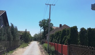 Nagnuti električni stub u Brionskoj ulici