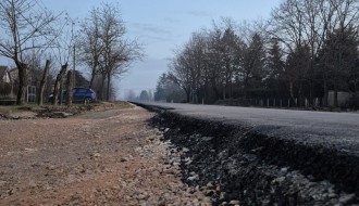 Neodgovorno asfaltiranje na uglu Balzakove i 10. Nove