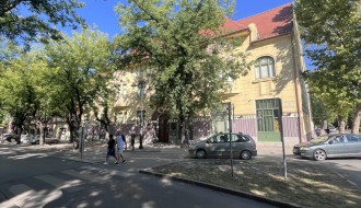 Bez info tabli za parking kod SInagoge