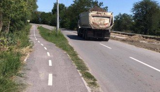 Rekonstrukcija pruge - kamioni jure kroz Bačke Vinograde