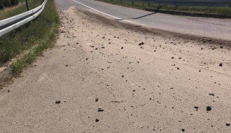 Rekonstrukcija pruge - kamioni jure kroz Bačke Vinograde