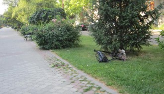 Uništeno 12 korpi za smeće na Radijalcu