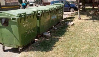 Smeće kod igrališta u Tokiju