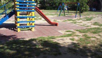 Smeće kod igrališta u Tokiju