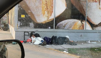 Ponovno okupljanje beskućnika u strogom centru Palića