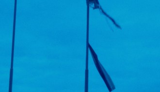 Oronule zastave kod spomenika na Prozivci