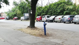 Potreban uređeni parking ispred Nacionalne službe za zapošljavanje