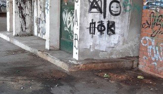 Centar grada išaran grafitima