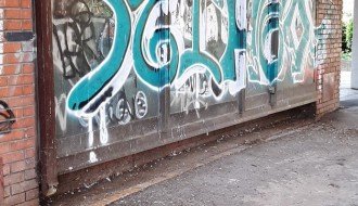 Centar grada išaran grafitima