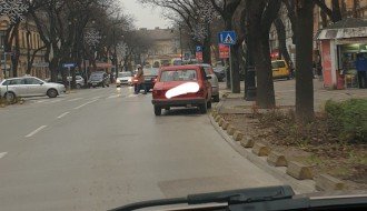 Na šta nam liči centar grada zbog ovakvog divljeg parkiranja?