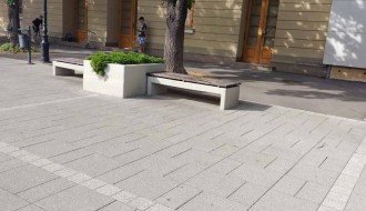 Oštećena fasada Narodnog pozorišta