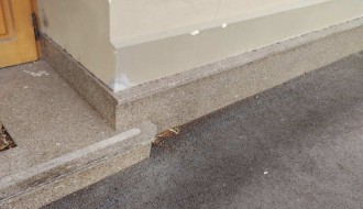 Oštećena fasada Narodnog pozorišta