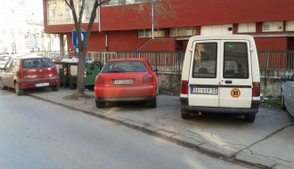 Divlja parking deponija u centru