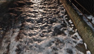 Led u dvorištu škole i na prilazima školi "Jovan Mikić"