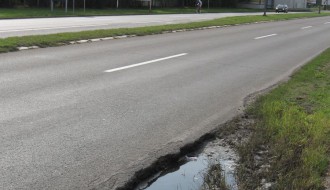 Pažnja, krater na asfaltu! (Palićki put)