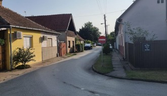 Nasilnička vožnja kroz usku ulicu (Avalska i 360. Nova)