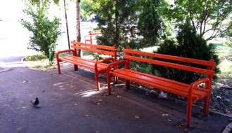 Vandalizam - slomljene klupe u Tokiju