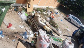 Deponija pored buvljaka i stadiona Bačke